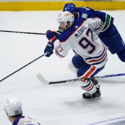 Oilers vs Canucks Betting Picks – NHL Predictions
